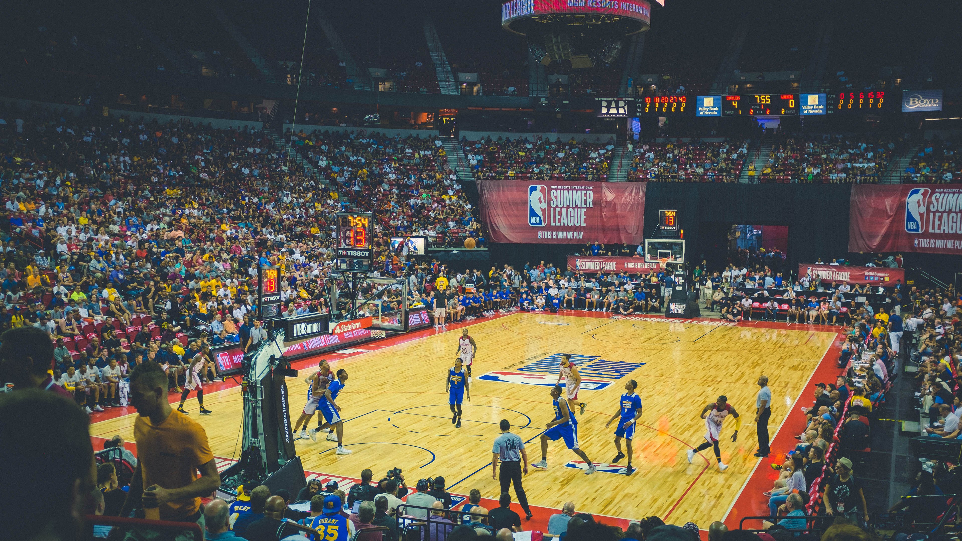 NBA球队长短合同运用对球队构建策略影响,短期合同球星